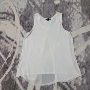 Banana RepubliCasual White Scoop Neck Top Lightweight Women's Layered Hem